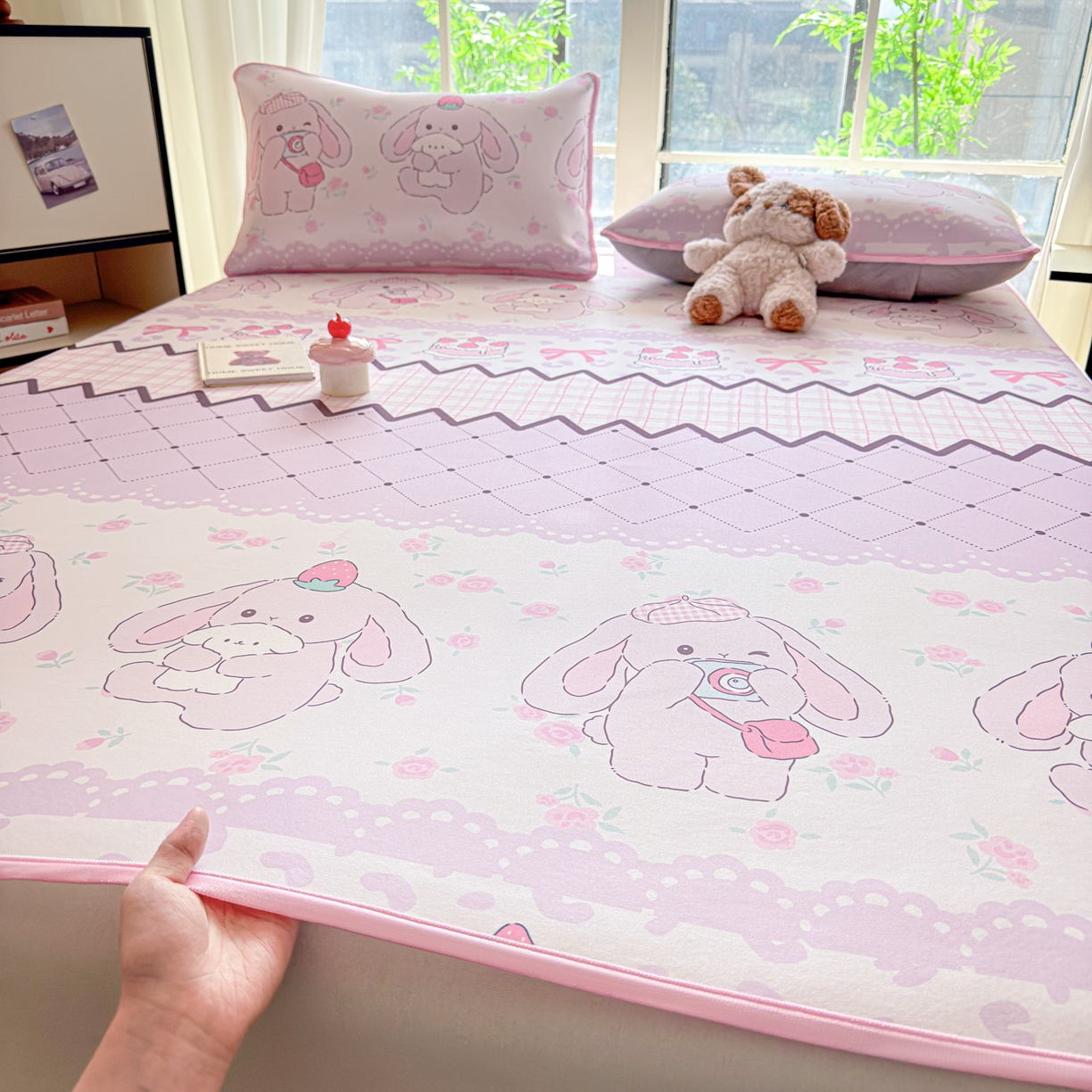 91家纺网 家纺一手货源 找家纺 莱米家纺 2026新款小版小冰皮软席 调皮小兔