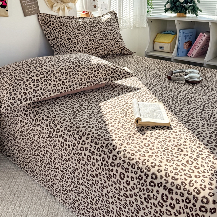 91家纺网 家纺一手货源 找家纺 禧缘家纺（原梦想家） 2026新款云感棉童话风四件套 咖色豹纹