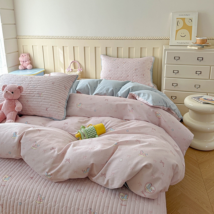 91家纺网 家纺一手货源 找家纺 孑寐家纺 2026新款全棉纯棉四季款床盖四件套 粉色小马