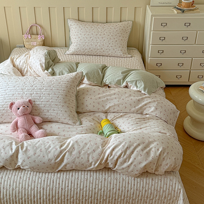 91家纺网 家纺一手货源 找家纺 孑寐家纺 2026新款全棉纯棉四季款床盖四件套 粉色小花