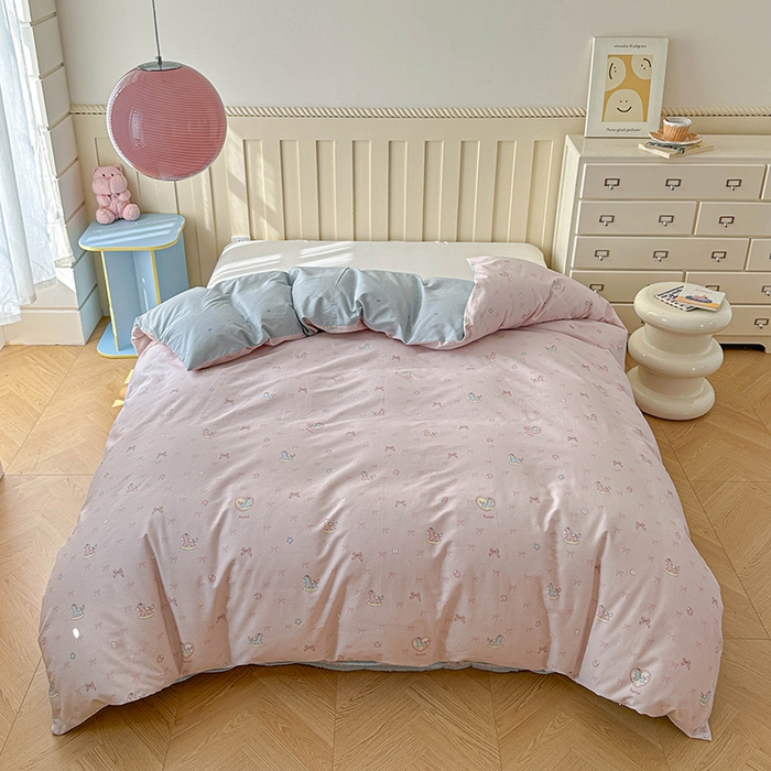 91家纺网 家纺一手货源 找家纺 孑寐家纺 2026新款全棉纯棉四季款床盖四件套 粉色小马