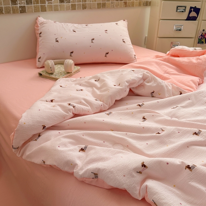 91家纺网 家纺一手货源 找家纺 寐眠 2026新款泡泡纱印花夏被夏凉被空调被 桃气修勾