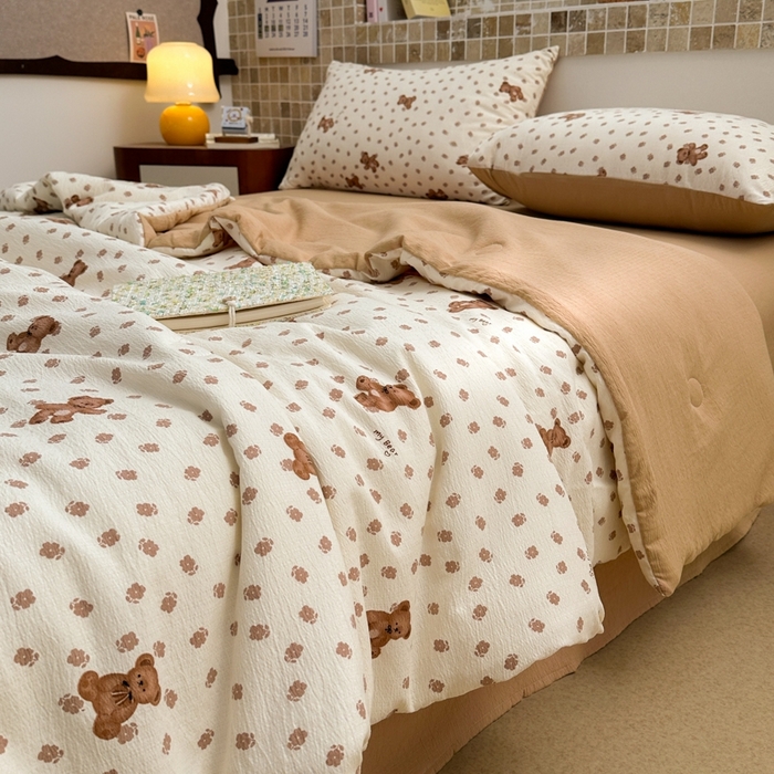 91家纺网 家纺一手货源 找家纺 寐眠 2026新款泡泡纱印花夏被夏凉被空调被 奶泡小熊