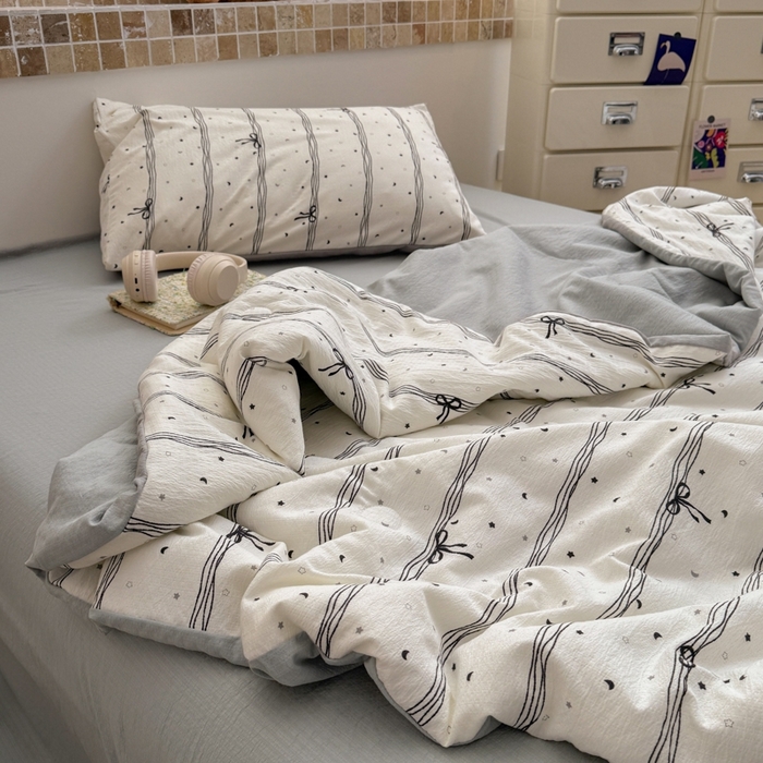 91家纺网 家纺一手货源 找家纺 寐眠 2026新款泡泡纱印花夏被夏凉被空调被 雾灰蝴蝶结