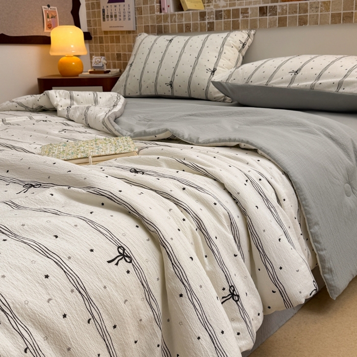 91家纺网 家纺一手货源 找家纺 寐眠 2026新款泡泡纱印花夏被夏凉被空调被 雾灰蝴蝶结