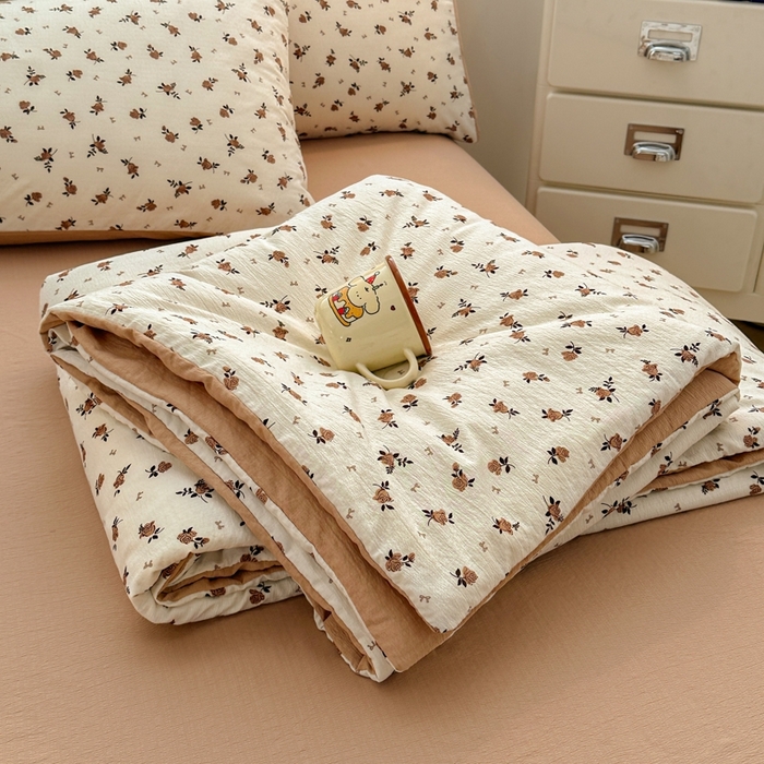 91家纺网 家纺一手货源 找家纺 寐眠 2026新款泡泡纱印花夏被夏凉被空调被 浅栗碎花