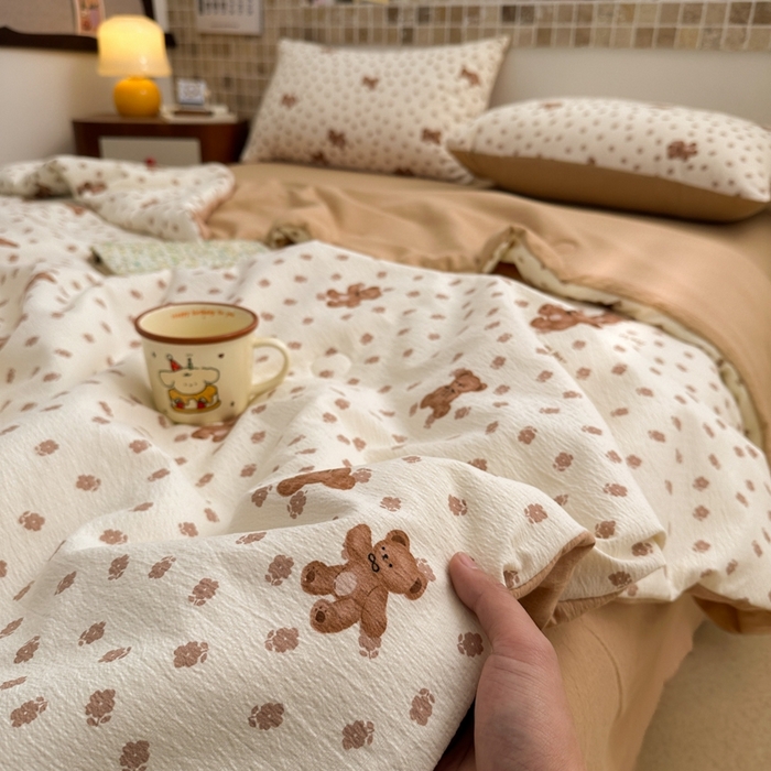 91家纺网 家纺一手货源 找家纺 寐眠 2026新款泡泡纱印花夏被夏凉被空调被 奶泡小熊