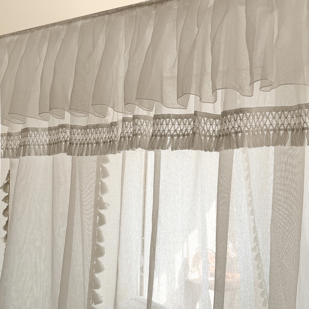 91家纺网 家纺一手货源 找家纺 都市缘蚊帐 2026新款3393安娜多丽棉纱轨道款宫廷蚊帐 3393安娜-云雾白