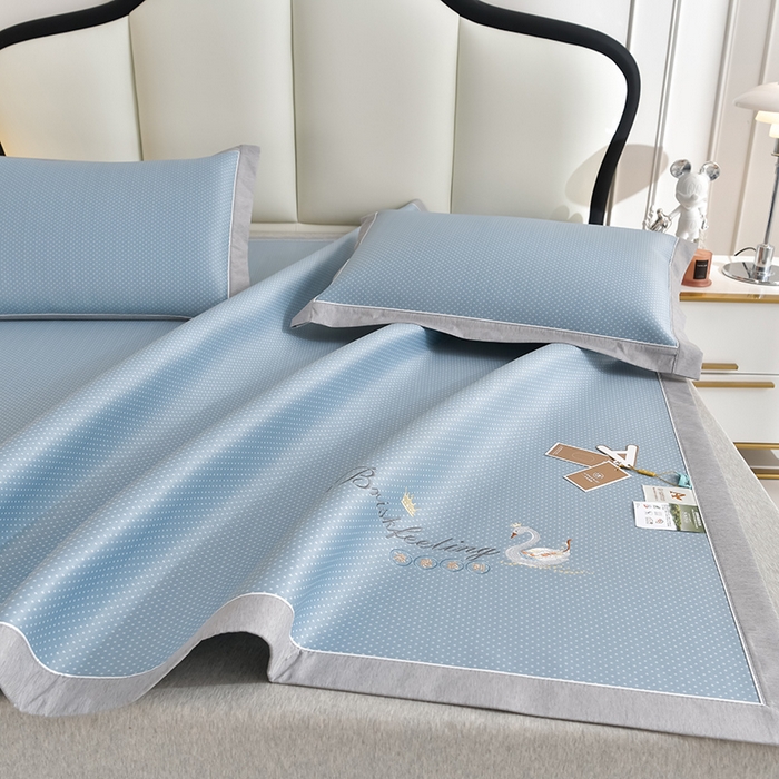 91家纺网 家纺一手货源 找家纺 小牛席业 2026新款加厚款-满天星天鹅刺绣凉感冰丝席系列凉席藤席冰藤席冰丝席竹席草席空调席乳胶席豆豆席 满天星天鹅凉感冰丝席-蓝色