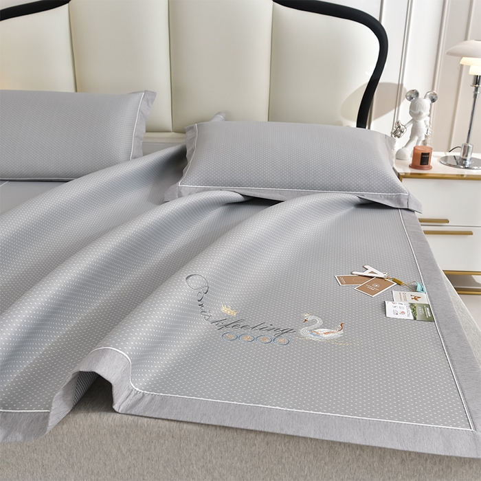 91家纺网 家纺一手货源 找家纺 小牛席业 2026新款加厚款-满天星天鹅刺绣凉感冰丝席系列凉席藤席冰藤席冰丝席竹席草席空调席乳胶席豆豆席 满天星天鹅凉感冰丝席-灰色