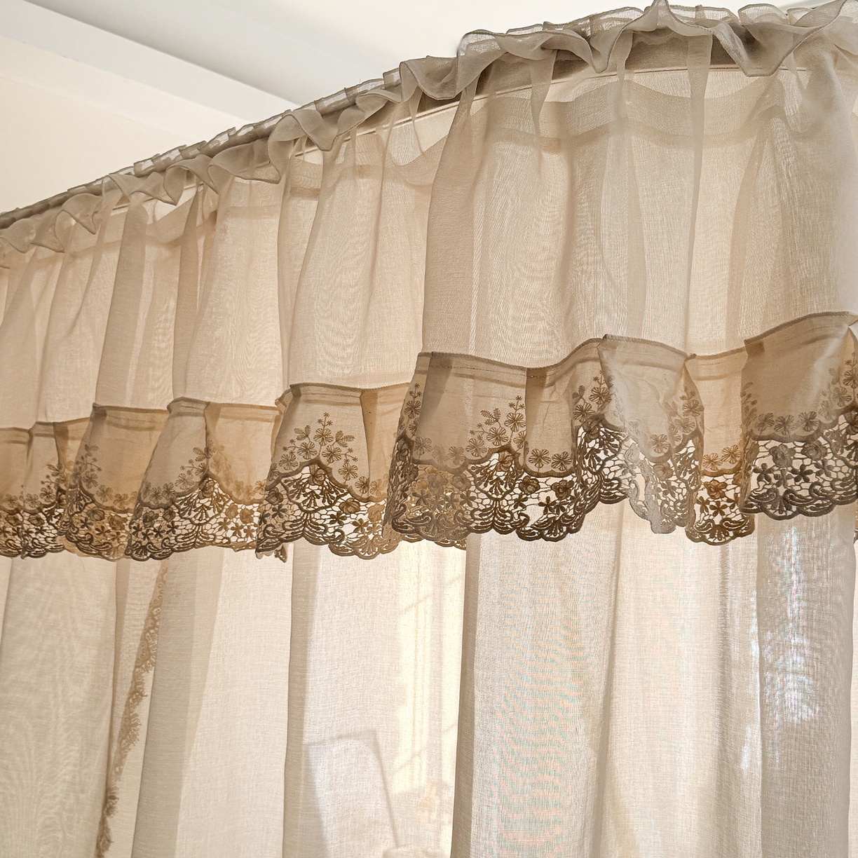 91家纺网 家纺一手货源 找家纺 都市缘蚊帐 2026新款3393香思缦多丽棉纱轨道款宫廷蚊帐 3393香思缦-麦芽杏