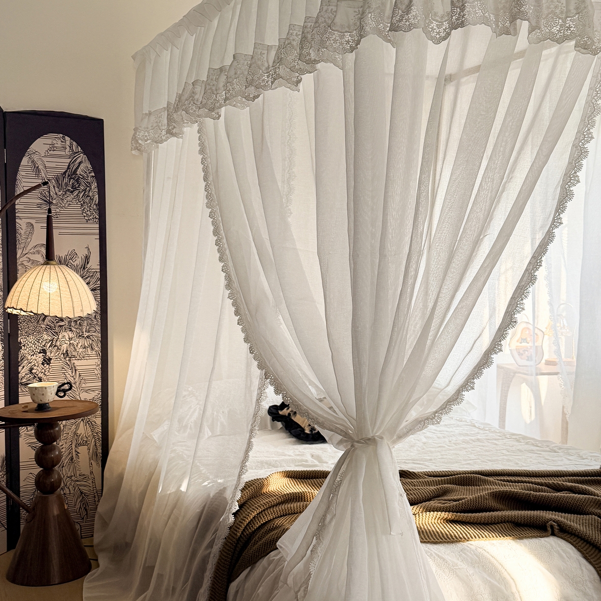 91家纺网 家纺一手货源 找家纺 都市缘蚊帐 2026新款3393香思缦多丽棉纱轨道款宫廷蚊帐 3393香思缦-云雾白