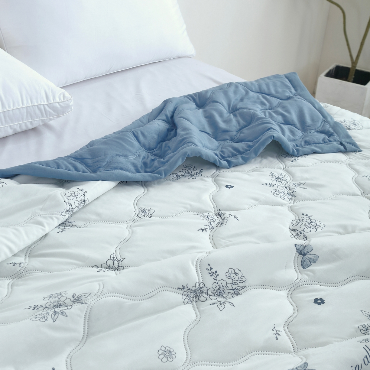 91家纺网 家纺一手货源 找家纺 好欣怡 2026新款水洗棉夏被 浅蓝信