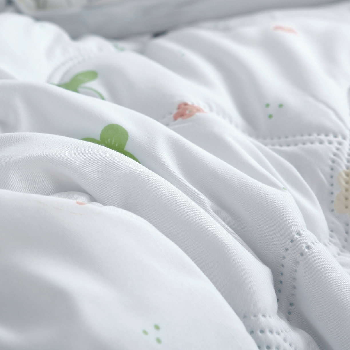 91家纺网 家纺一手货源 找家纺 好欣怡 2026新款水洗棉夏被 三叶草