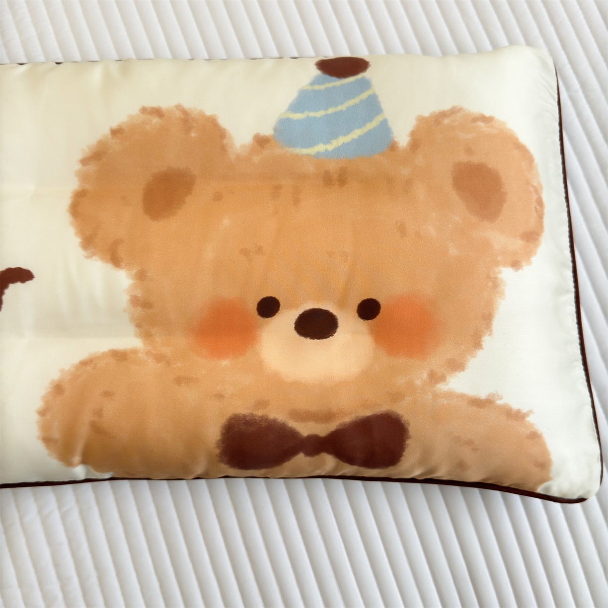 91家纺网 家纺一手货源 找家纺 （总）雯豆家纺 2026新款60支蓝精天丝枕套儿童卡通枕芯定位大版枕头套