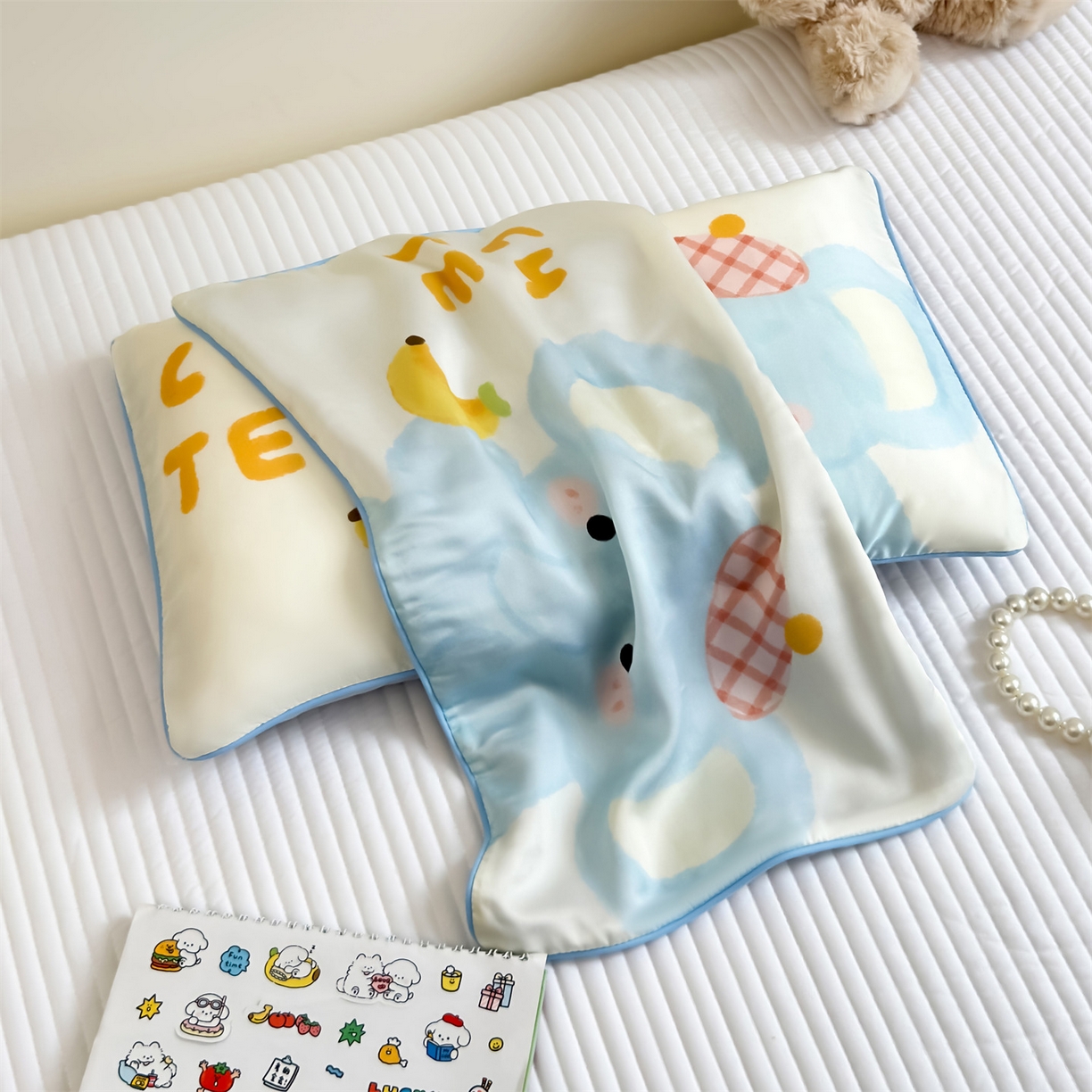 91家纺网 家纺一手货源 找家纺 雯豆家纺 2026新款60支蓝精天丝枕套儿童卡通枕芯定位大版枕头套 天丝-象嘟嘟