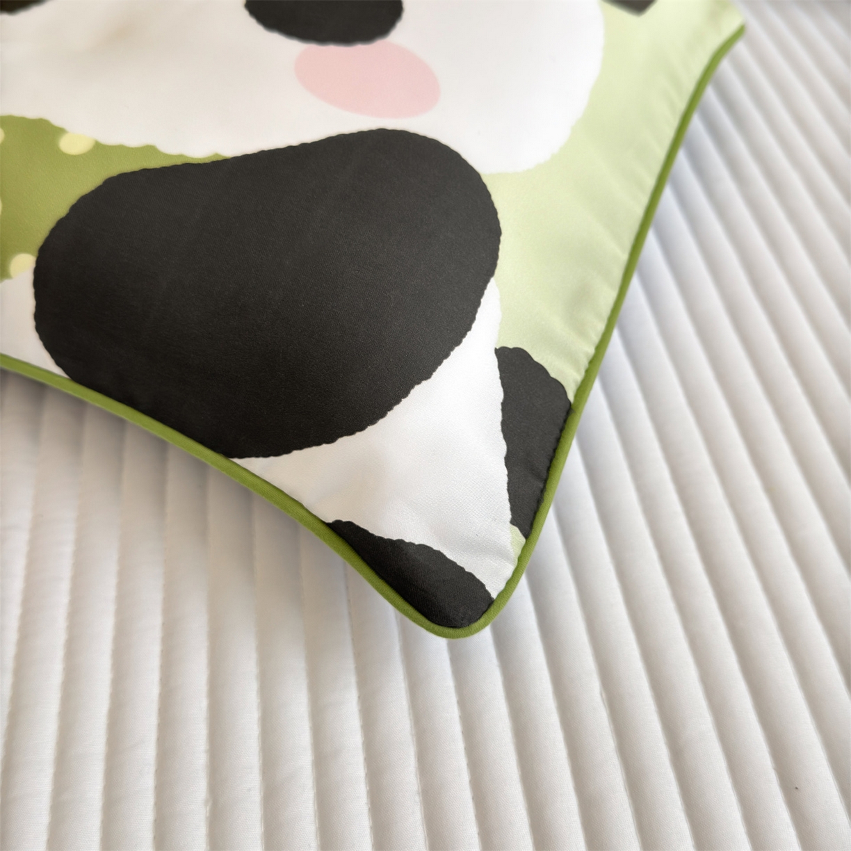 91家纺网 家纺一手货源 找家纺 雯豆家纺 2026新款60支蓝精天丝枕套儿童卡通枕芯定位大版枕头套 天丝-熊猫花花