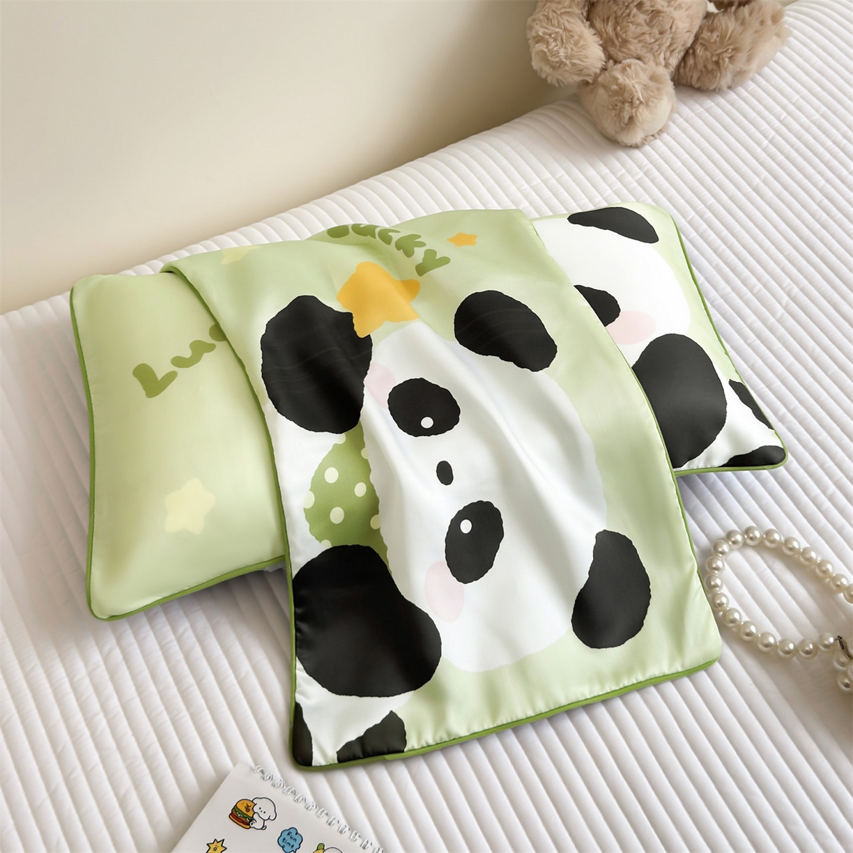 91家纺网 家纺一手货源 找家纺 雯豆家纺 2026新款60支蓝精天丝枕套儿童卡通枕芯定位大版枕头套 天丝-熊猫花花