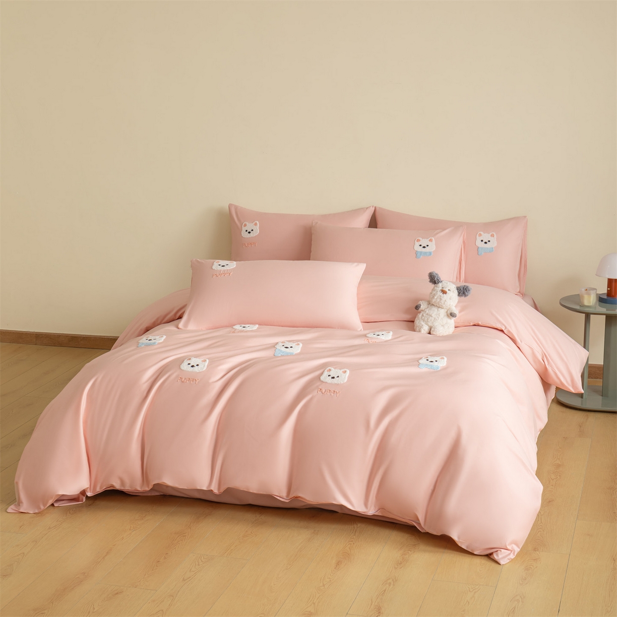 91家纺网 家纺一手货源 找家纺 857家居 2026新款全棉毛巾绣四件套 樱花狗