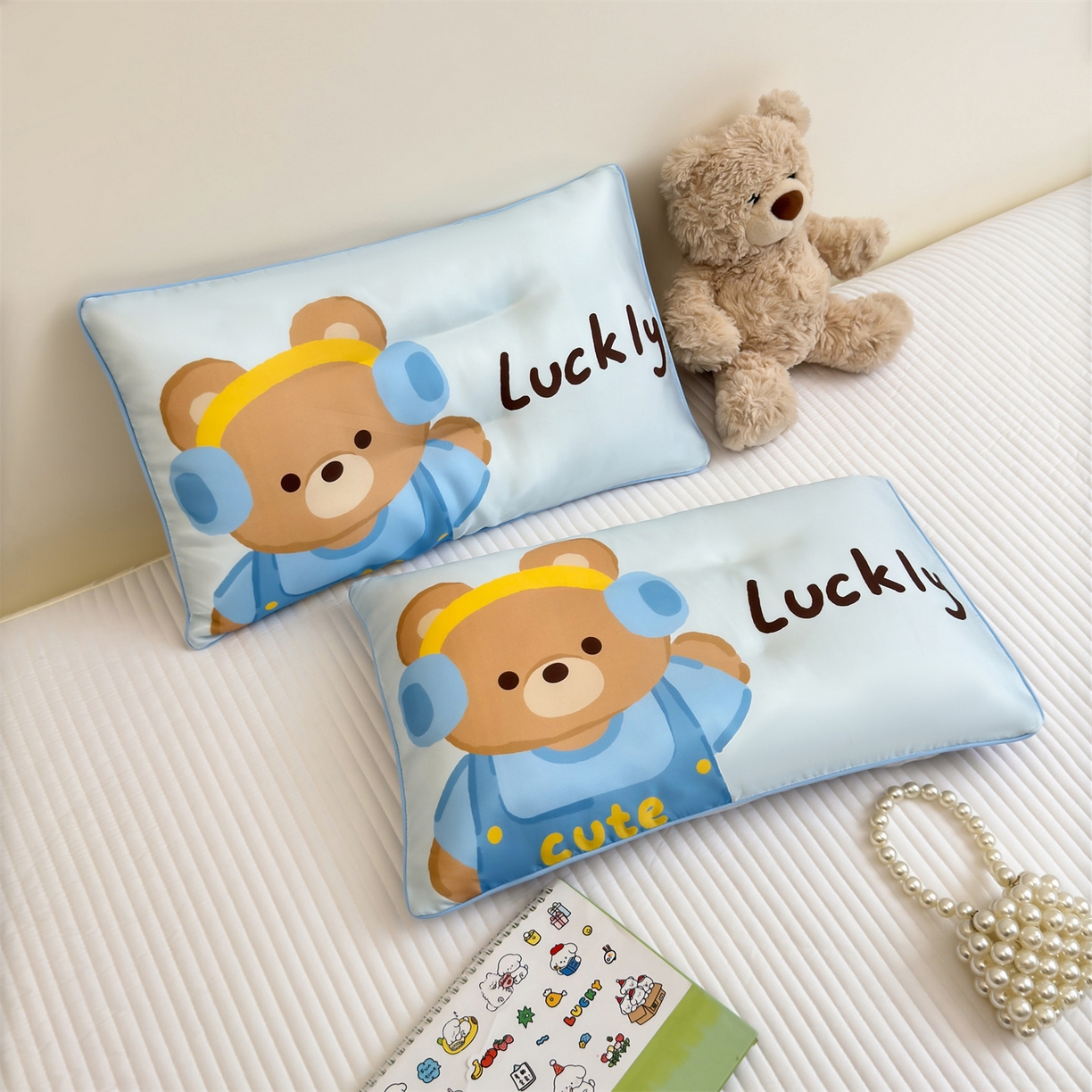 91家纺网 家纺一手货源 找家纺 雯豆家纺 2026新款60支蓝精天丝枕套儿童卡通枕芯定位大版枕头套 天丝-音乐熊