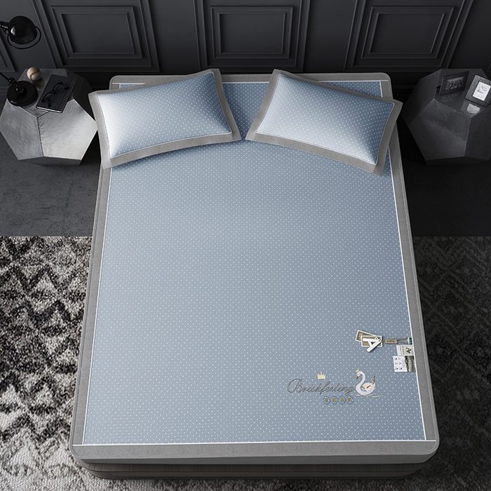 91家纺网 家纺一手货源 找家纺 小牛席业 2026新款加厚款-满天星天鹅刺绣冰丝席系列（床笠款）凉席藤席冰藤席冰丝席竹席草席空调席乳胶席豆豆席 蓝色