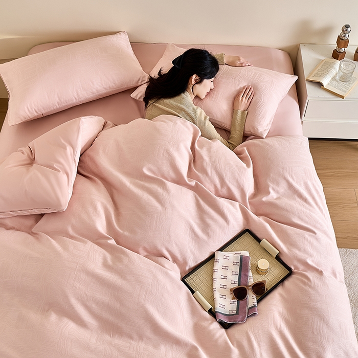 91家纺网 家纺一手货源 找家纺 （总）九沐良品 2026新款A类60支全棉纯棉贡缎大提花四件套