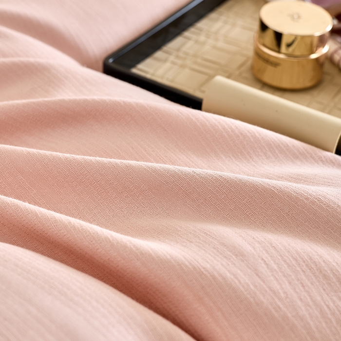 91家纺网 家纺一手货源 找家纺 九沐良品 2026新款A类60支全棉纯棉贡缎大提花四件套 佐冉-粉