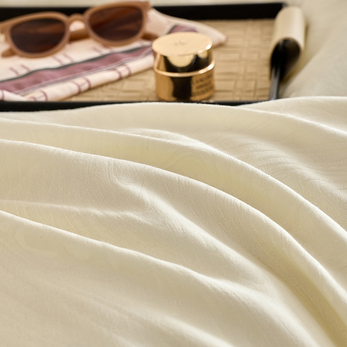 91家纺网 家纺一手货源 找家纺 九沐良品 2026新款A类60支全棉纯棉贡缎大提花四件套 凯迪娜-米白