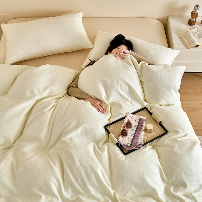 91家纺网 家纺一手货源 找家纺 九沐良品 2026新款A类60支全棉纯棉贡缎大提花四件套 幻纤影-米白