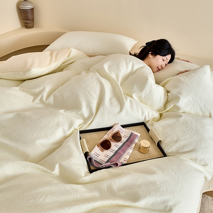 91家纺网 家纺一手货源 找家纺 九沐良品 2026新款A类60支全棉纯棉贡缎大提花四件套 凯迪娜-米白