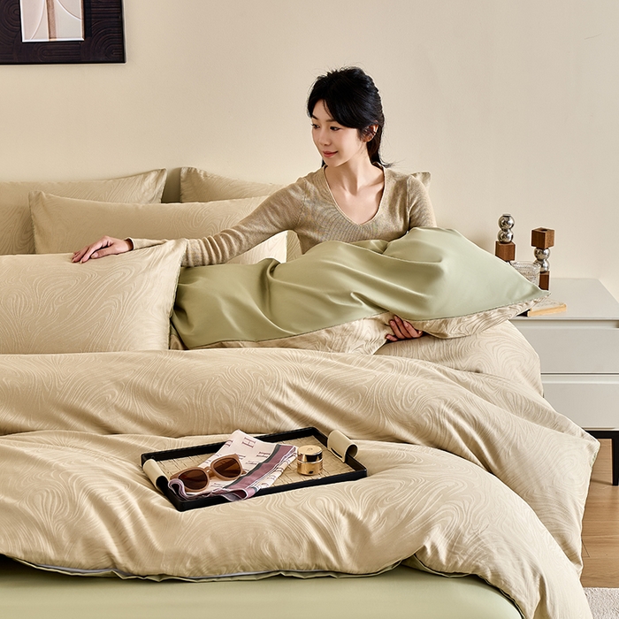 91家纺网 家纺一手货源 找家纺 九沐良品 2026新款A类60支全棉纯棉贡缎大提花四件套 凯迪娜-绿