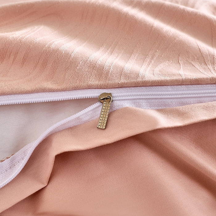 91家纺网 家纺一手货源 找家纺 九沐良品 2026新款A类60支全棉纯棉贡缎大提花四件套 凯迪娜-粉