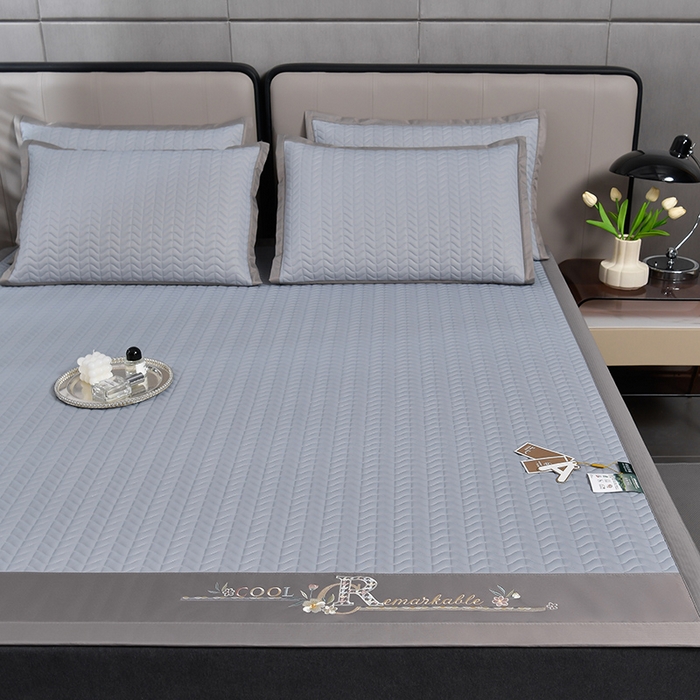 91家纺网 家纺一手货源 找家纺 小牛席业 2026新款CR冷感乳胶席系列凉席藤席冰藤席竹席空调席草席冰丝席豆豆席乳胶席三件套 CR冷感乳胶席系列（亮灰）