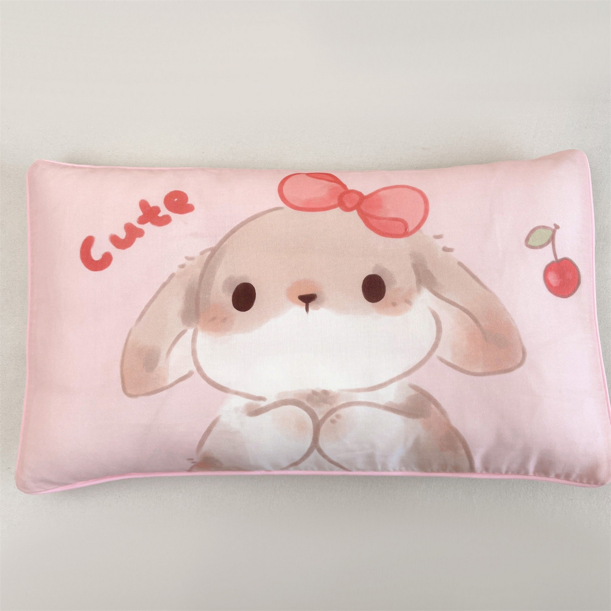 91家纺网 家纺一手货源 找家纺 雯豆家纺 2026新款全棉双层纱布枕套儿童卡通枕芯定位纯棉大版枕头套 双层纱-甜甜兔