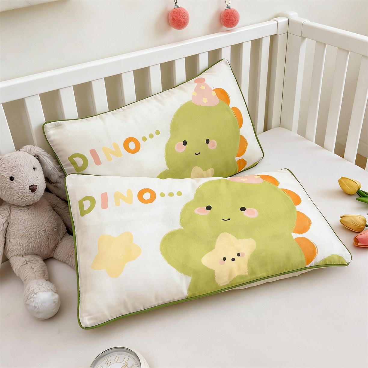 91家纺网 家纺一手货源 找家纺 雯豆家纺 2026新款全棉双层纱布枕套儿童卡通枕芯定位纯棉大版枕头套 双层纱-小恐龙
