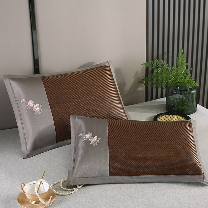 91家纺网 家纺一手货源 找家纺 小牛席业 2026新款冰藤夏凉枕【中式刺绣】系列枕套凉枕套夏天枕套冰丝枕套竹枕套藤枕套冰藤枕套 中式刺绣冰藤夏凉枕（斜纹冰藤黑咖）