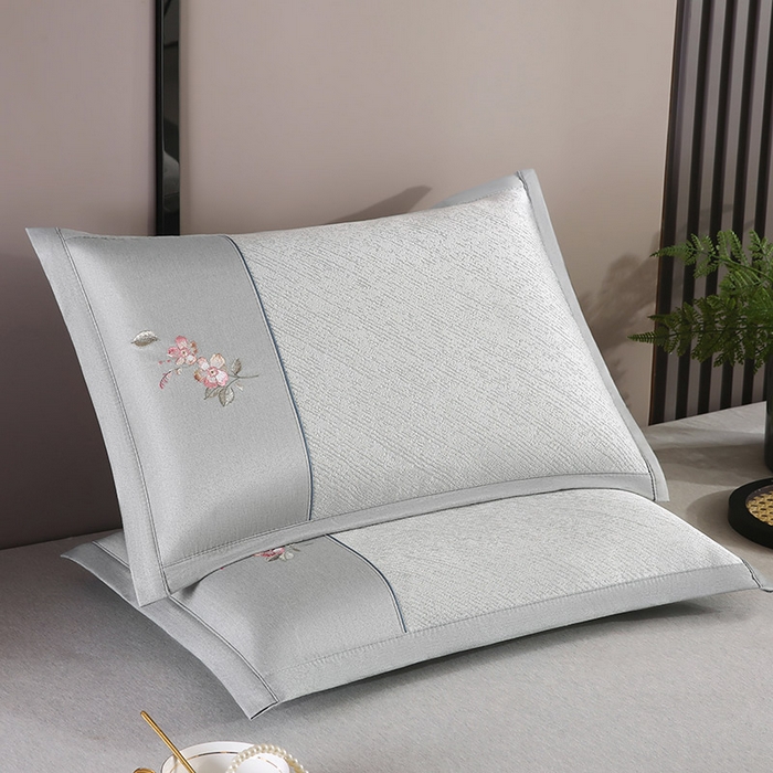 91家纺网 家纺一手货源 找家纺 小牛席业 2026新款冰藤夏凉枕【中式刺绣】系列枕套凉枕套夏天枕套冰丝枕套竹枕套藤枕套冰藤枕套 中式刺绣冰藤夏凉枕（小斜纹冰藤银灰）