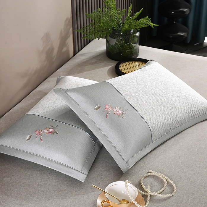 91家纺网 家纺一手货源 找家纺 小牛席业 2026新款冰藤夏凉枕【中式刺绣】系列枕套凉枕套夏天枕套冰丝枕套竹枕套藤枕套冰藤枕套 中式刺绣冰藤夏凉枕（小斜纹冰藤银灰）