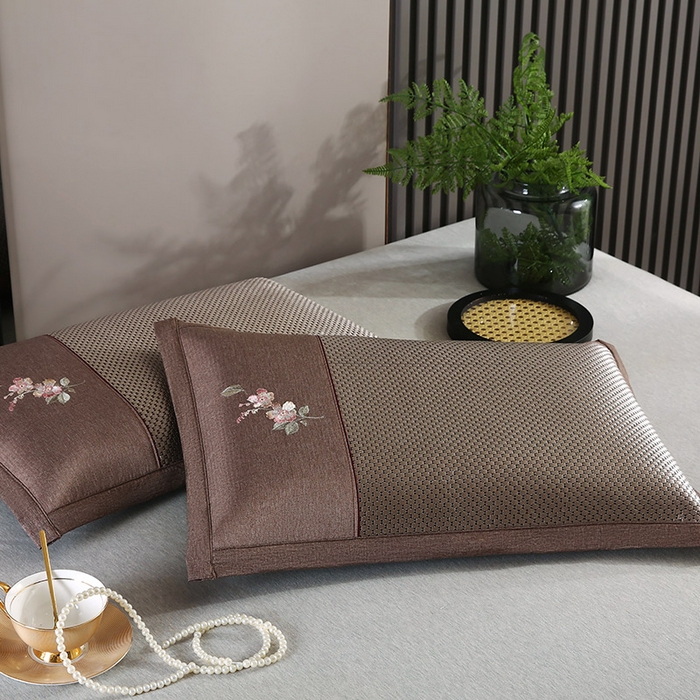 91家纺网 家纺一手货源 找家纺 小牛席业 2026新款冰藤夏凉枕【中式刺绣】系列枕套凉枕套夏天枕套冰丝枕套竹枕套藤枕套冰藤枕套 中式刺绣冰藤夏凉枕（大冰藤香槟）