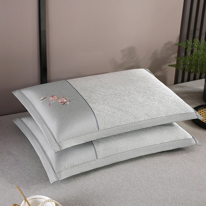 91家纺网 家纺一手货源 找家纺 小牛席业 2026新款冰藤夏凉枕【中式刺绣】系列枕套凉枕套夏天枕套冰丝枕套竹枕套藤枕套冰藤枕套 中式刺绣冰藤夏凉枕（小斜纹冰藤银灰）