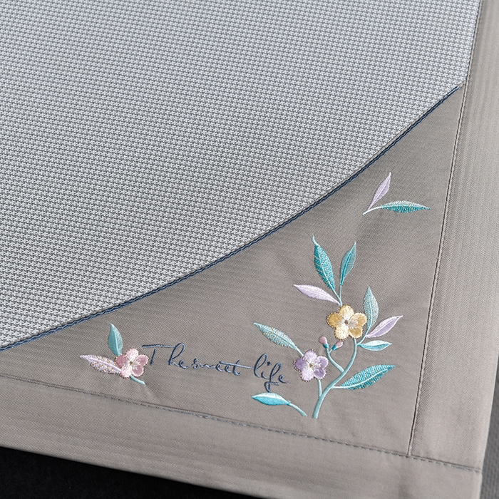 91家纺网 家纺一手货源 找家纺 小牛席业 2026新款小千鸟格-甜蜜夏日冰丝席系列凉席藤席冰藤席竹席空调席草席冰丝席豆豆席乳胶席三件套 甜蜜夏日冰丝席-灰色