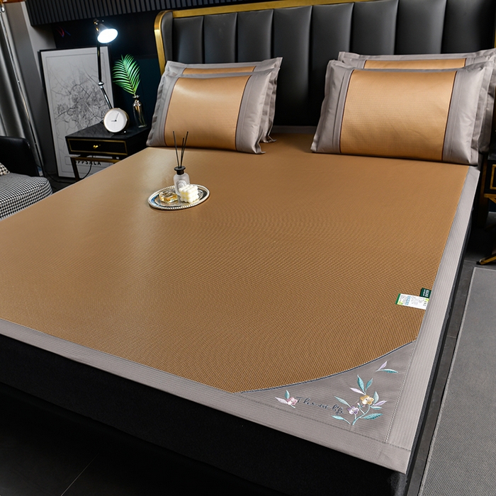 91家纺网 家纺一手货源 找家纺 小牛席业 2026新款小千鸟格-甜蜜夏日冰丝席系列凉席藤席冰藤席竹席空调席草席冰丝席豆豆席乳胶席三件套 甜蜜夏日冰丝席-咖色