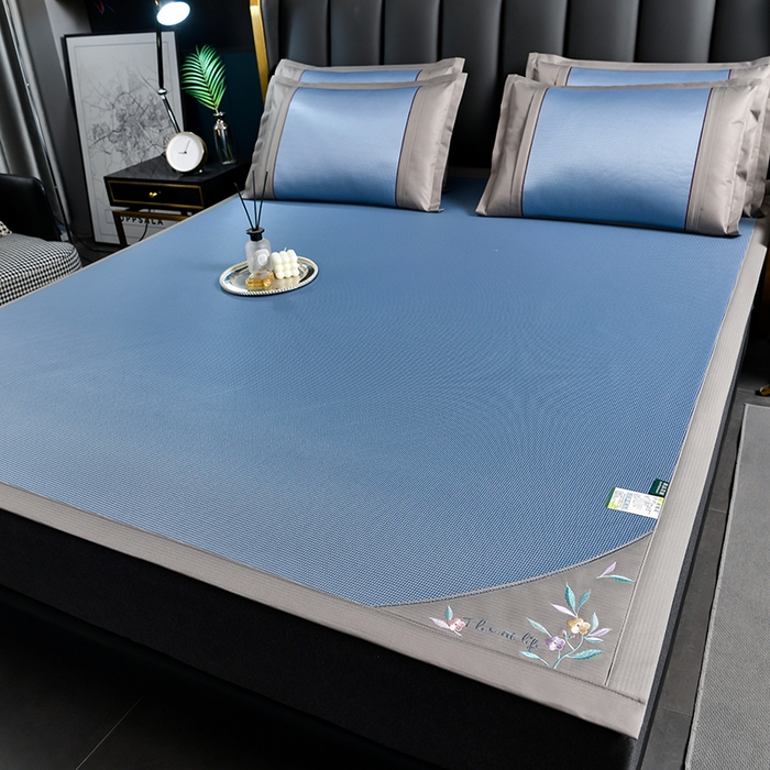 91家纺网 家纺一手货源 找家纺 小牛席业 2026新款小千鸟格-甜蜜夏日冰丝席系列凉席藤席冰藤席竹席空调席草席冰丝席豆豆席乳胶席三件套 甜蜜夏日冰丝席-蓝色