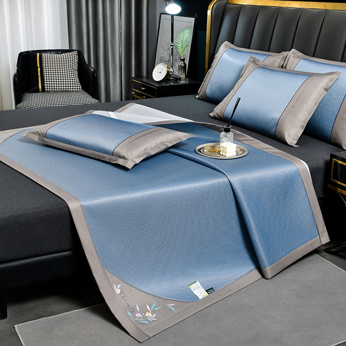 91家纺网 家纺一手货源 找家纺 小牛席业 2026新款小千鸟格-甜蜜夏日冰丝席系列凉席藤席冰藤席竹席空调席草席冰丝席豆豆席乳胶席三件套 甜蜜夏日冰丝席-蓝色