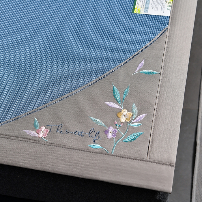 91家纺网 家纺一手货源 找家纺 小牛席业 2026新款小千鸟格-甜蜜夏日冰丝席系列凉席藤席冰藤席竹席空调席草席冰丝席豆豆席乳胶席三件套 甜蜜夏日冰丝席-蓝色