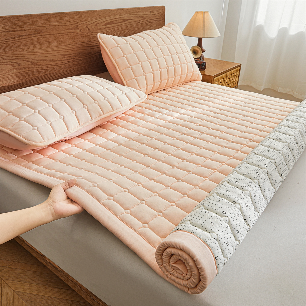 91家纺网 家纺一手货源 找家纺 （总）雯豆家纺 2026春夏新款老粗布新疆棉花床垫床护垫加厚隔脏床垫遮盖物