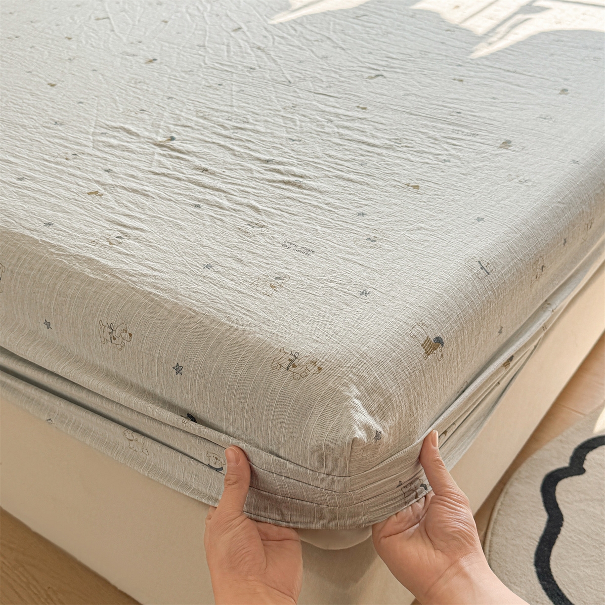 91家纺网 家纺一手货源 找家纺 （总）雯豆家纺 2026春夏新款色织提花单层床笠三件套印花小清新卡通床罩