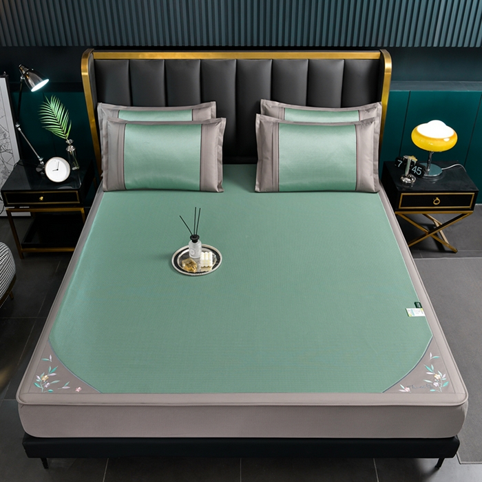 91家纺网 家纺一手货源 找家纺 小牛席业 2026新款小千鸟格-甜蜜夏日冰丝席系列（床笠款）凉席藤席冰藤席竹席空调席草席冰丝席豆豆席乳胶席三件 甜蜜夏日冰丝席-（床笠款)绿色