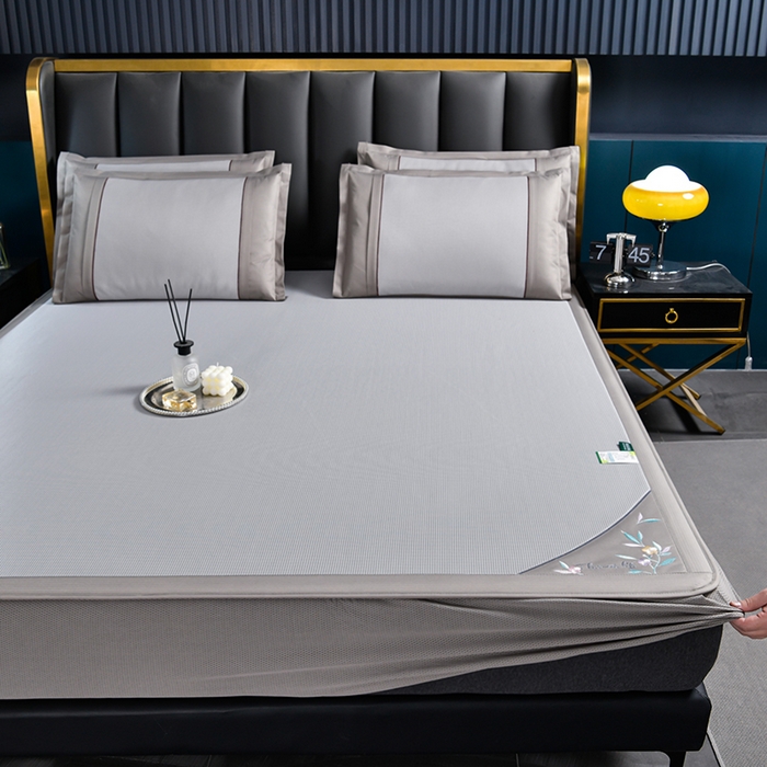 91家纺网 家纺一手货源 找家纺 小牛席业 2026新款小千鸟格-甜蜜夏日冰丝席系列（床笠款）凉席藤席冰藤席竹席空调席草席冰丝席豆豆席乳胶席三件 甜蜜夏日冰丝席-（床笠款)灰色