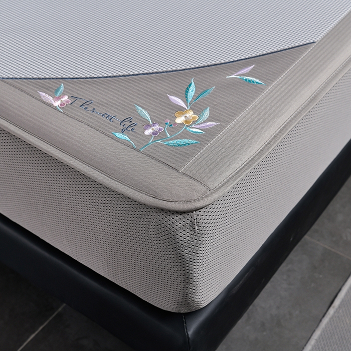 91家纺网 家纺一手货源 找家纺 小牛席业 2026新款小千鸟格-甜蜜夏日冰丝席系列（床笠款）凉席藤席冰藤席竹席空调席草席冰丝席豆豆席乳胶席三件 甜蜜夏日冰丝席-（床笠款)灰色